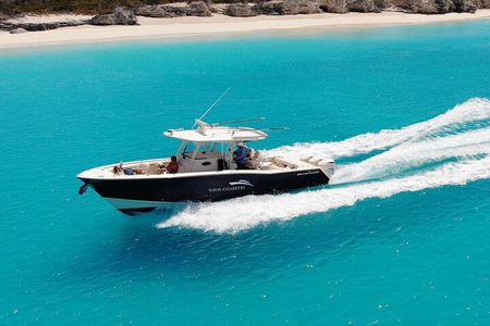 Private and Customizable Half day Boat Experience to Caicos cays