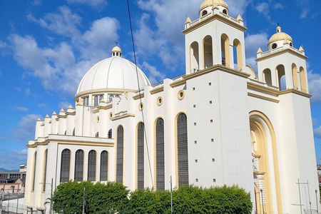 San Salvador City Tour: Must Visit Locations + Pupusas