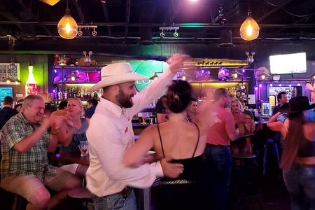 Two Step and Country Swing Dance Class in Nashville