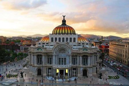 PRIVATE Tour Downtown & Anthropology Museum & Chapultepec Castle