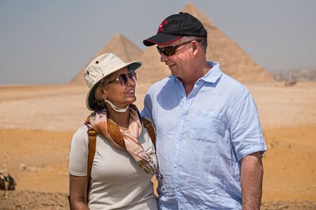 Full-Day Private Tour to Giza Pyramids, Sphinx, Memphis & Saqqara