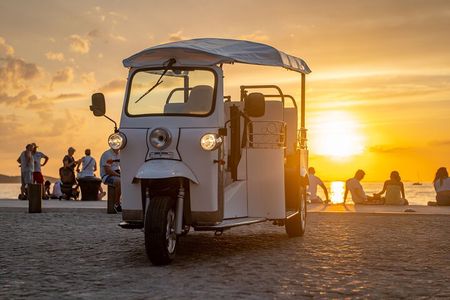 Zadar: City and Wine Tour in Zadar with Eco Tuk Tuk