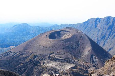 4-Day Private Mountain Climbing Experience at Mount Meru