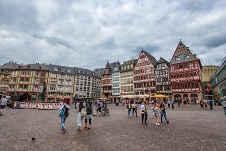 Explore Frankfurt in 60 minutes with a Local