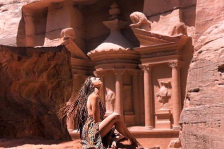 Explore Petra Highlights: Private One-Day Tour from Amman or QAIA