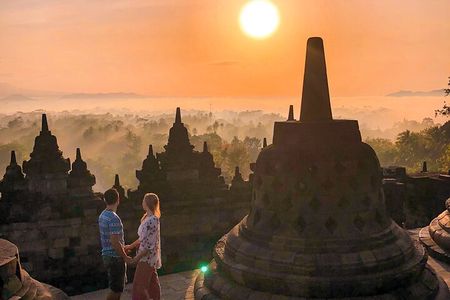 Yogyakarta: Borobudur Temple Climb Up and Prambanan Temple Tour