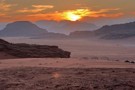 Private 2Day Jeep Tour with Overnight in Bedouin Camp in Wadi Rum