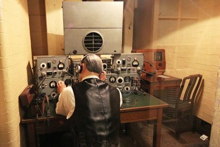 London in WW2 Walking Tour with Churchill War Rooms Visit