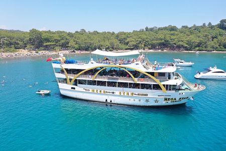 Kemer: Luxury Yacht Tour near Olympus and Phaselis Bay with Lunch