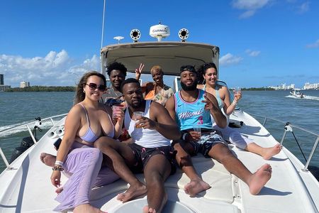 Island Fun Yacht Rental in Miami Beach