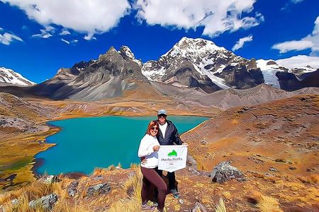 Private Full-Day Tour to Ausangate 7 Lakes