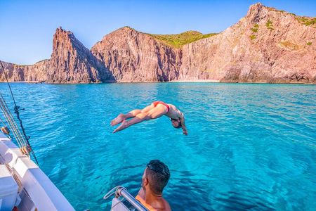 Guided day by boat in Carloforte with snorkelling and aperitif