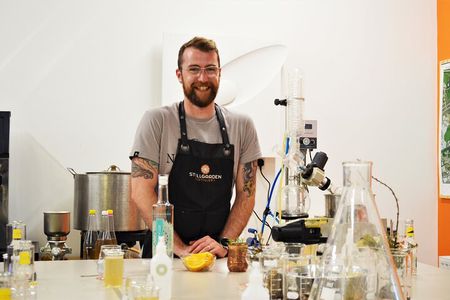 1-Hour Cocktail Masterclass Experience in Dublin