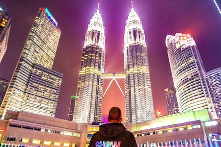 Private Magical Light Experience in Kuala Lumpur By Night