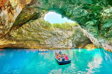 Kefalonia Island Bus Tour- Wine Tasting, Melissani & Fiscardo 