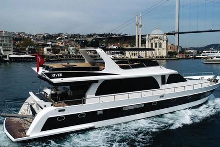 Bosphorus Sunset Cruise on Luxury Yacht with Transfers