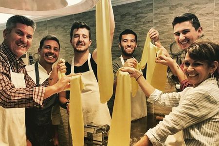 Hands on Deluxe Traditional 4-course dinner with fresh pasta 