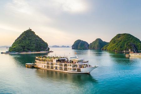 Halong Aquamarine Cruise Luxury 2 Days 1 Night Tour on Bay