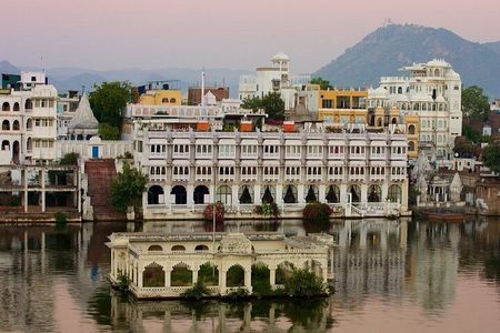 Udaipur to Jodhpur Drop with Kumbhalgarh Fort & Ranakpur Stop