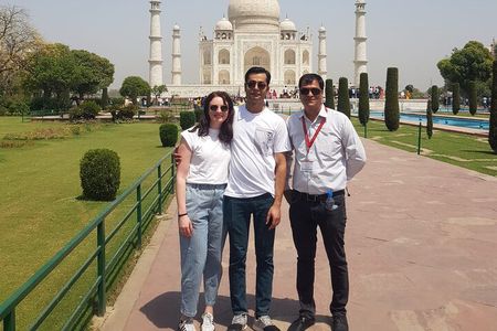 From Delhi: Agra, Day Return Trip By Express Train.
