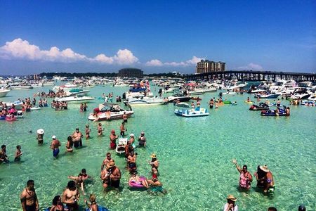 Private Captained Pontoon to Crab Island in Destin 3,4,5, or 6 Hr