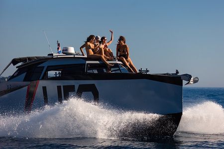 Private tours to Elaphite Islands by UFO BOAT 