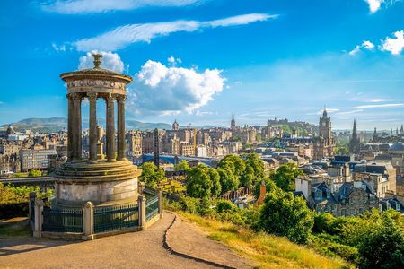 Privately Guided Day Tour of Edinburgh in Luxury Minivan