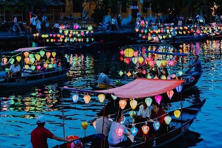 Marble Mountain and Hoi An Ancient Town Tour in Vietnam