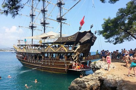 Pirate Party Boat Trip around Kemer from Antalya with Lunch