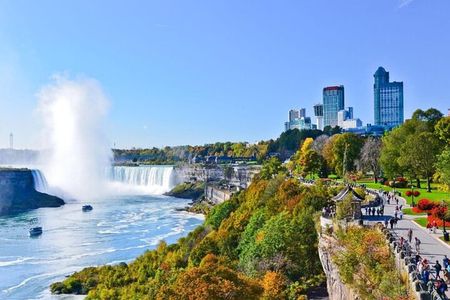 Niagara Falls Day Tour Includes Boat Cruise, Winery Stop & Lunch