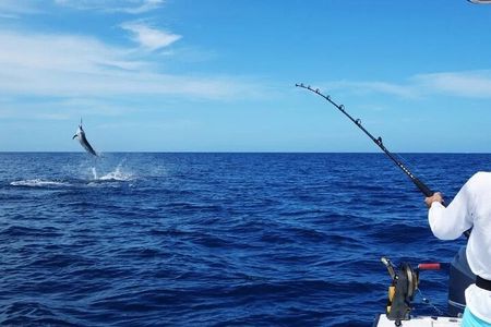 Private Game Fishing Trip with Sightseeing in Muscat