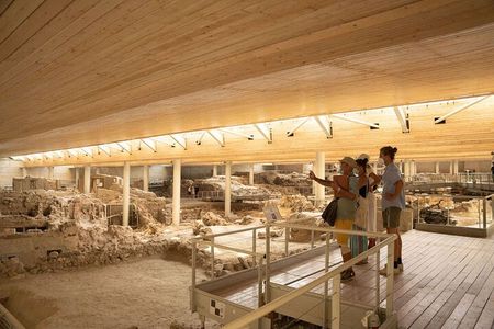 Akrotiri guided tour