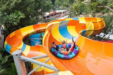 Malaysia’s Top Theme Park Sunway Lagoon Entry + Return Transfers