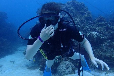 Scuba Diving and shopping on the Hipstrip.