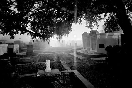 New Orleans Haunted Cemetery Tour and Ghost Hunt