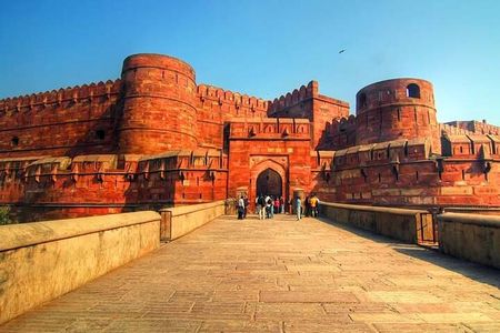Private Guided Taj Mahal Tour with Skip The Line Entry Ticket