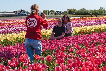 Tour to Giethoorn and Keukenhof Tulip Fields from Amsterdam