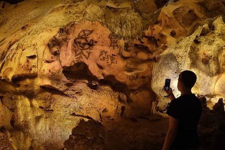 3 Tours in 1: Cave of Wonders, Altos de Chavon, Chocolate Factory