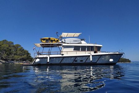 Korcula Island Snorkeling Adventure , ship wreck and lunch