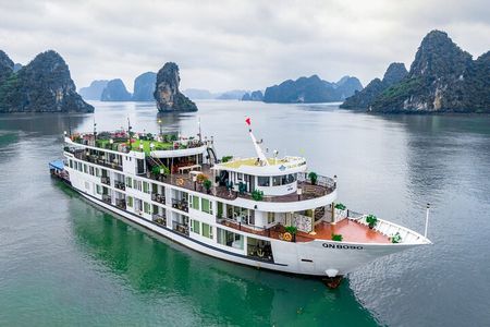 Halong Aquamarine Cruise Luxury 2 Days 1 Night Tour from Hanoi