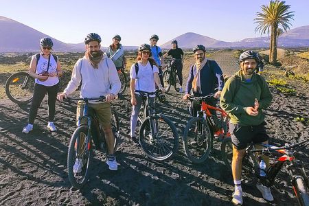 Lanzarote E-Bike Tour: Volcano Craters & Scenic Vineyards