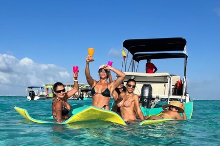 Private Pontoon Tour in San Andrés