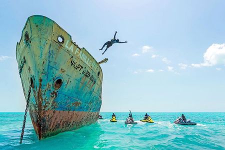 Ghost Freighter Seafari ( abandoned shipwreck) 