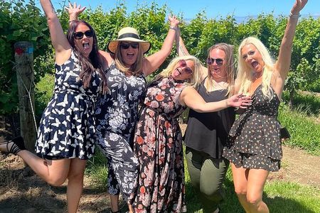 Sunset Niagara-on-the-Lake Small Group Wine Tour with Dinner