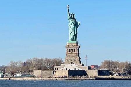 6 hour Bus tour and 1 hour Boat Ride by the Statue of Liberty
