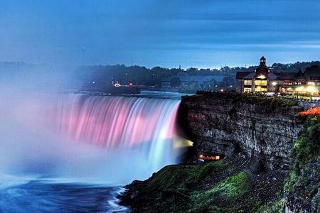 Niagara Falls Night Small Group Tour w/Fireworks Boat & Dinner