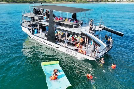 Private Yacht Charter ChicaFUN 2 Waterslides All Inclusive