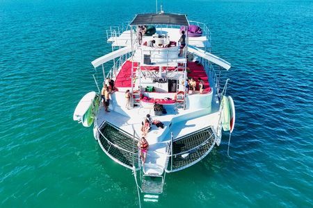 Private Yacht Charter on ChicaFun 1 Waterslides all inclusive
