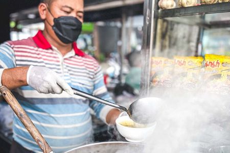 Phnom Penh Morning Market & Food Tour by Tuktuk - Includes All Food & Drinks!