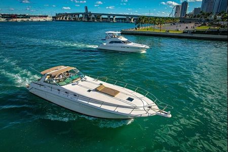 52' Yacht Rental with Captain in Miami